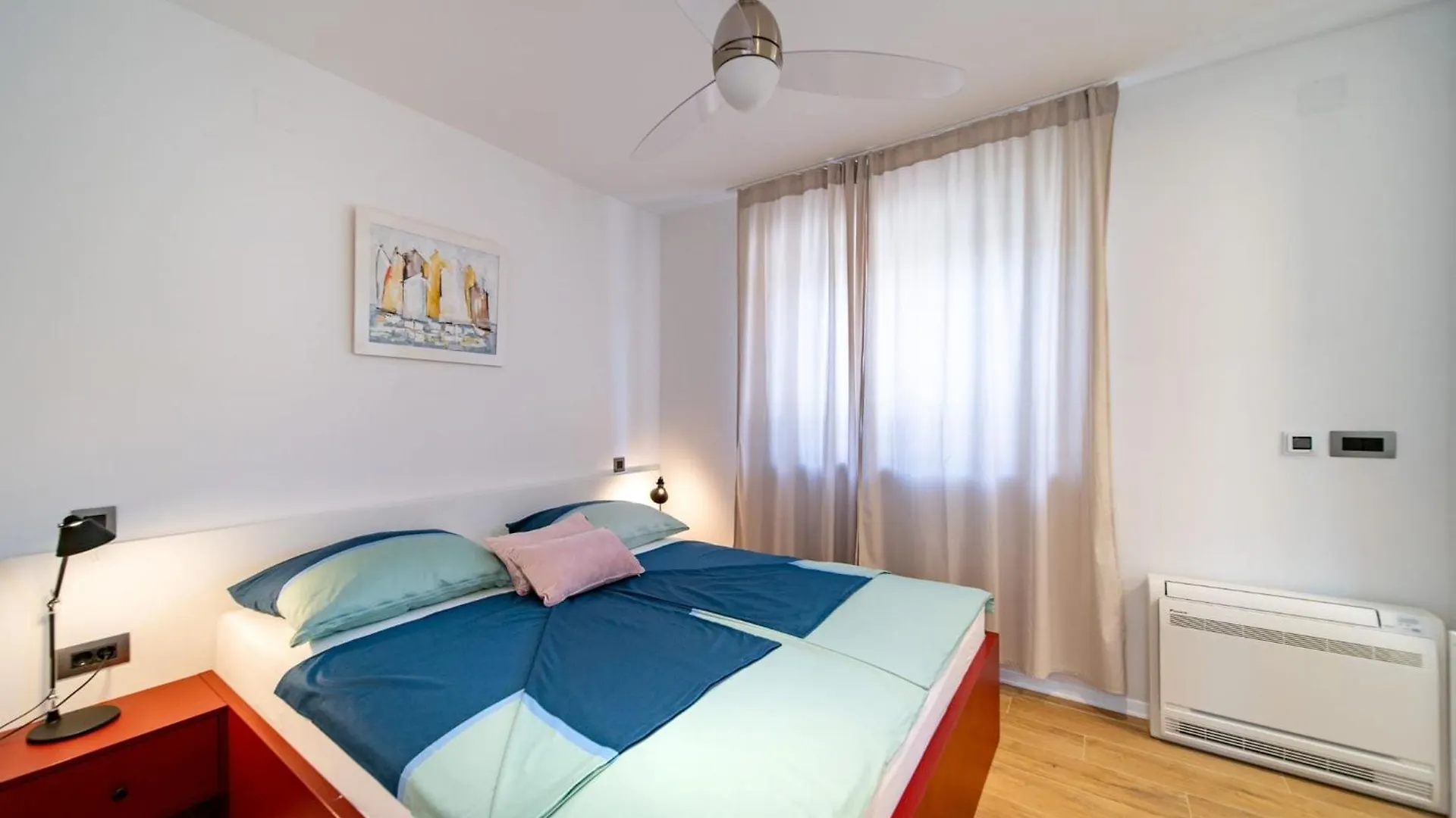 Luxury Villa Mar With Infinity Pool In Rab Palit