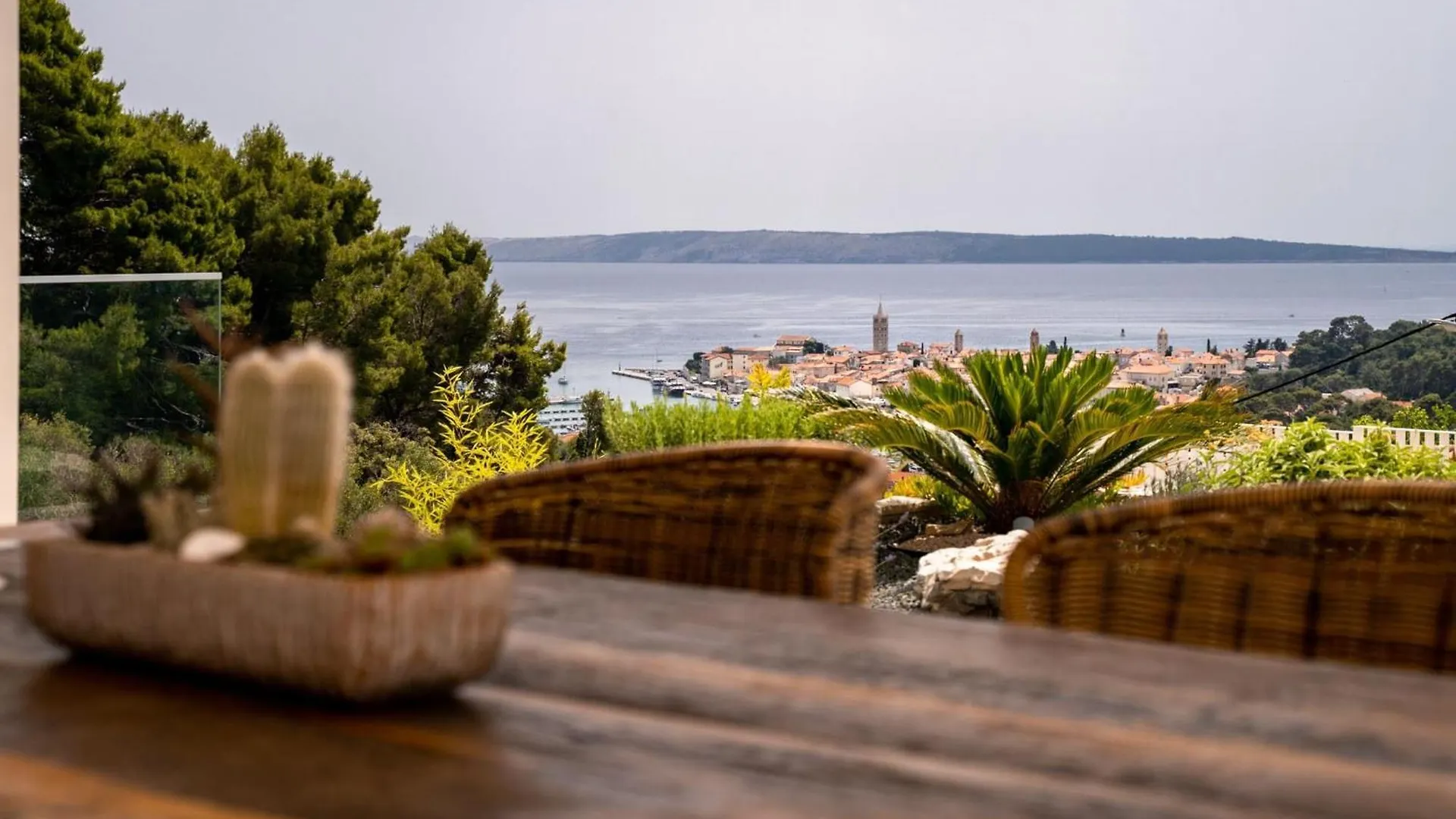 Luxury Villa Mar With Infinity Pool In Rab Palit